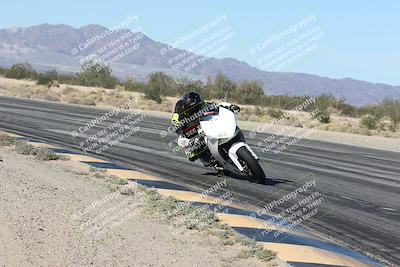 media/Dec-04-2025-Racers Edge (Thu) [[5ebc9f124d]]/3-B Group/3-Session 2 (Turn 7 Inside)/